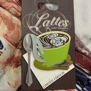 Disney Parks Lattes With Character Tinker Bell LE 3000 Authentic Pin New on Card